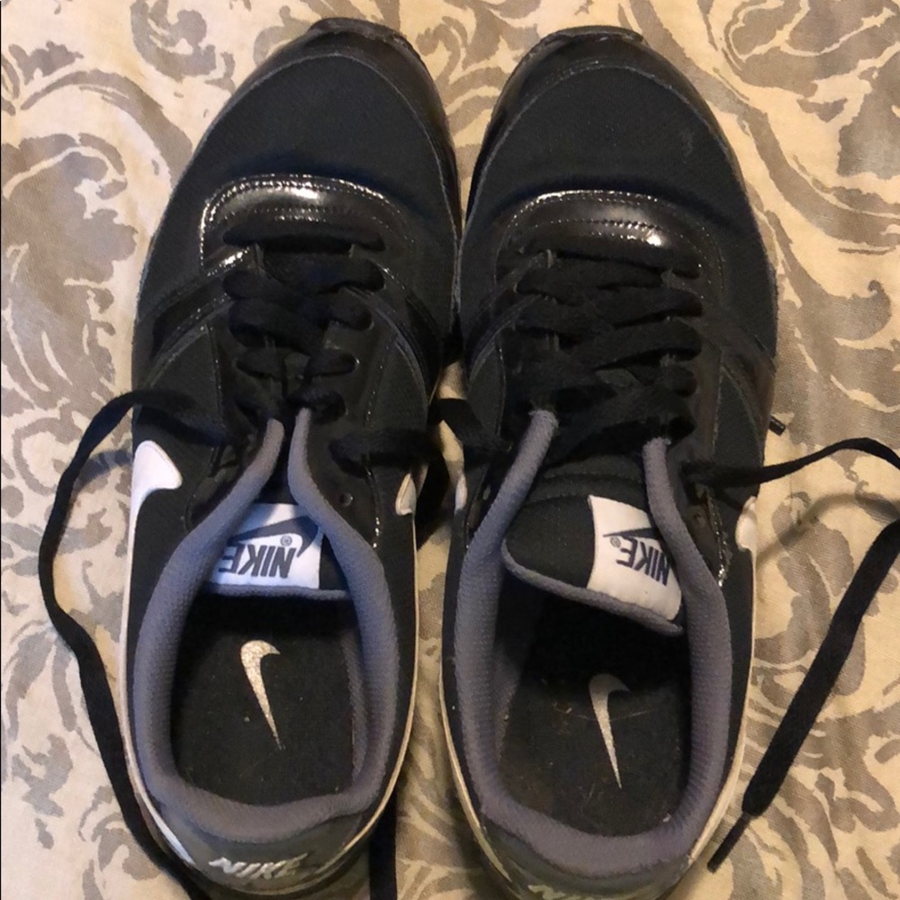 Nike tennis’s shoes